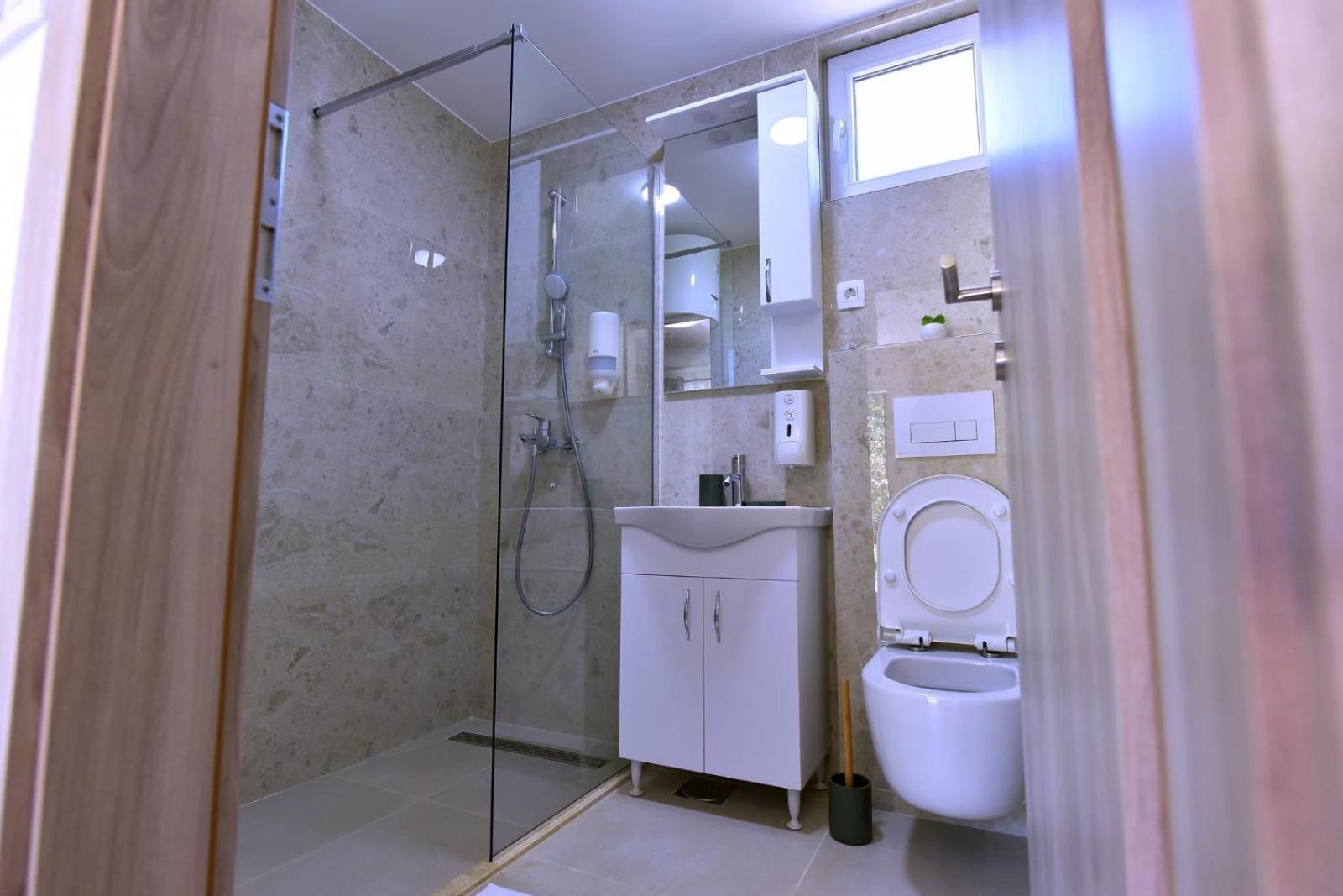 Airport Apartments Tri Hrasta Podgorica Eksteriør billede